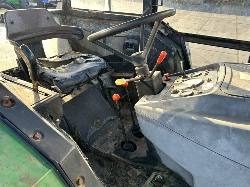 John Deere 2030 - Traktor: bilde 4 John Deere 2030 - Traktor: bilde 4