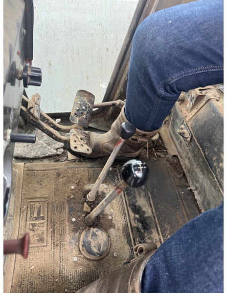 Massey Ferguson 590 - Traktor: bilde 4 Massey Ferguson 590 - Traktor: bilde 4