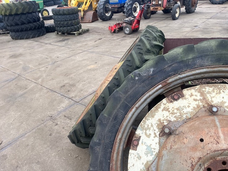 Michelin en kleber 8.3 R44 - Felg: bilde 5 Michelin en kleber 8.3 R44 - Felg: bilde 5