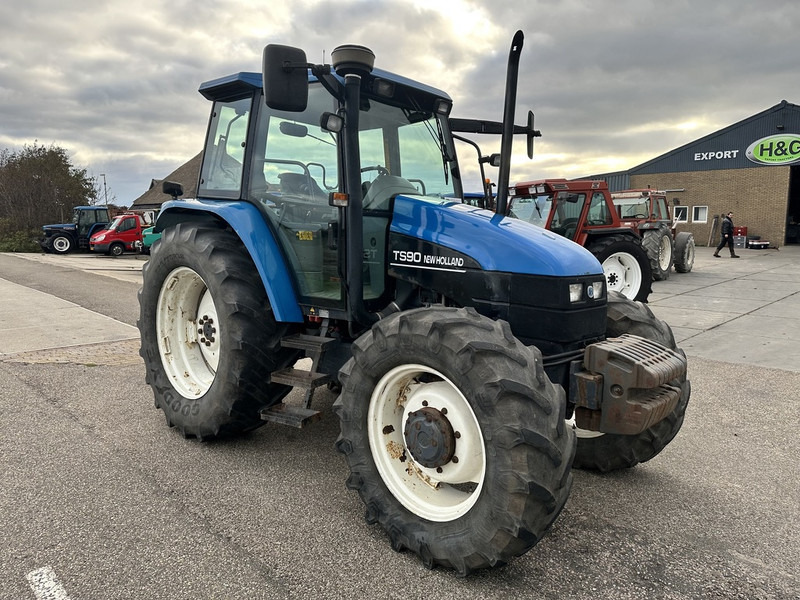 New Holland TS90 - Traktor: bilde 3 New Holland TS90 - Traktor: bilde 3