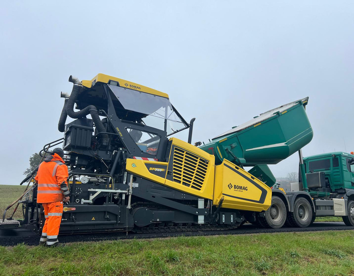 Bomag BF 700 C-3 - Asfaltutlegger: bilde 1 Bomag BF 700 C-3 - Asfaltutlegger: bilde 1