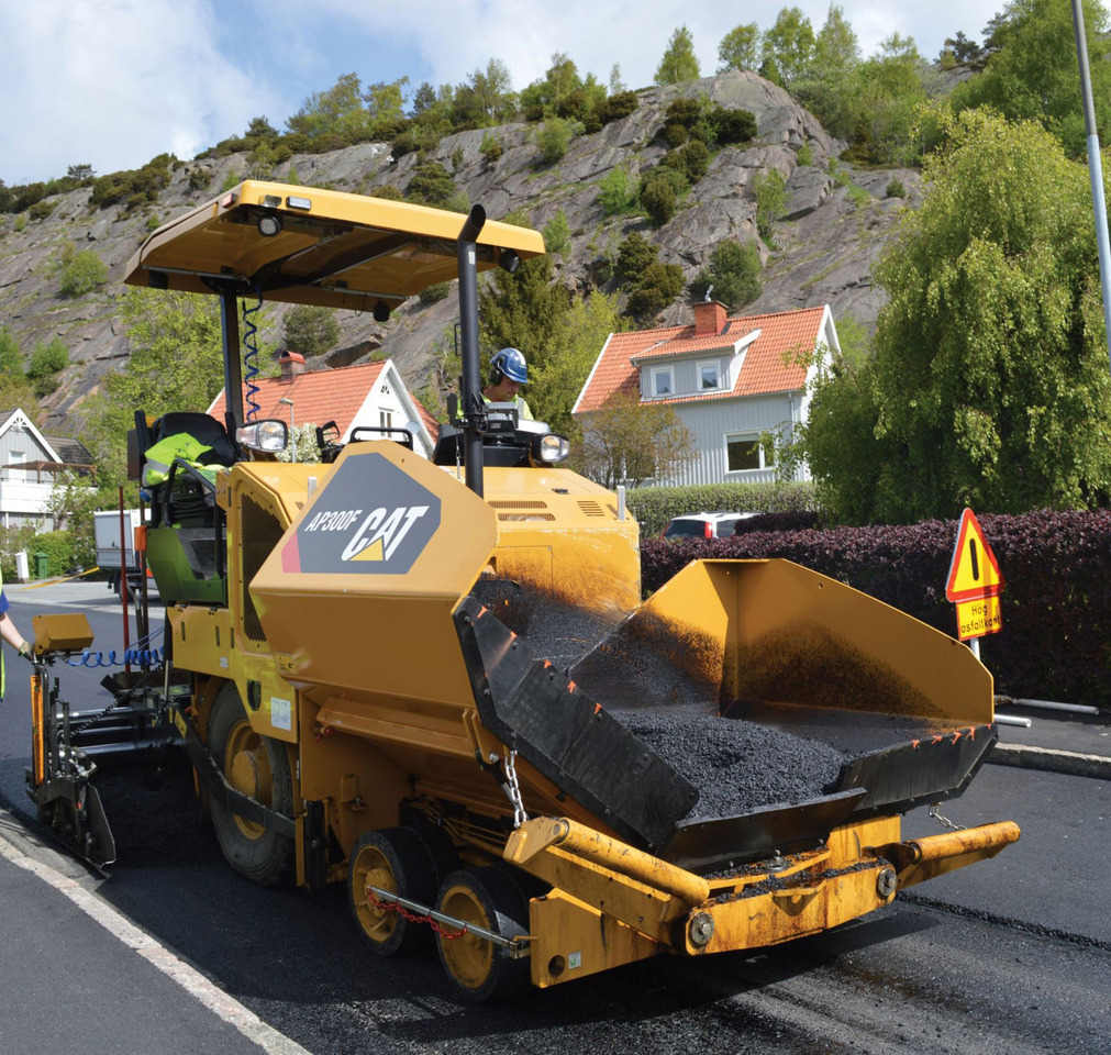 Caterpillar AP300F - Asfaltutlegger: bilde 2 Caterpillar AP300F - Asfaltutlegger: bilde 2