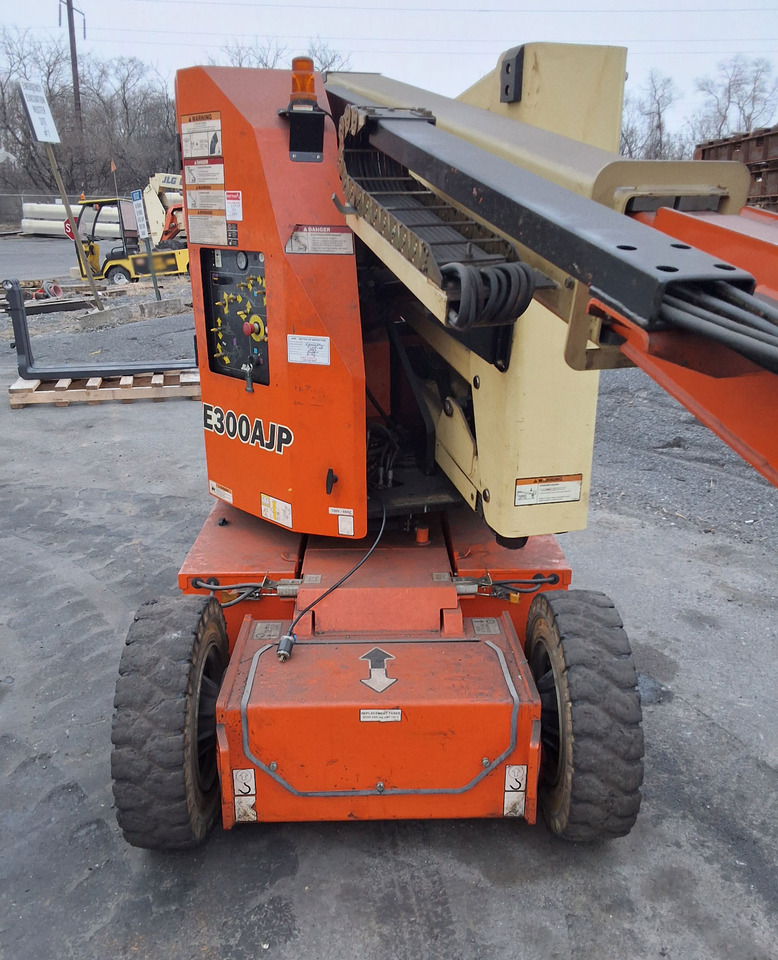 JLG E300AJP - Teleskophjullaster: bilde 4 JLG E300AJP - Teleskophjullaster: bilde 4