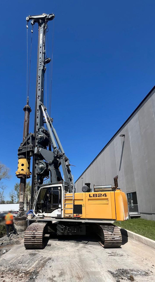 Liebherr LB-24 - Påledrivar: bilde 3 Liebherr LB-24 - Påledrivar: bilde 3