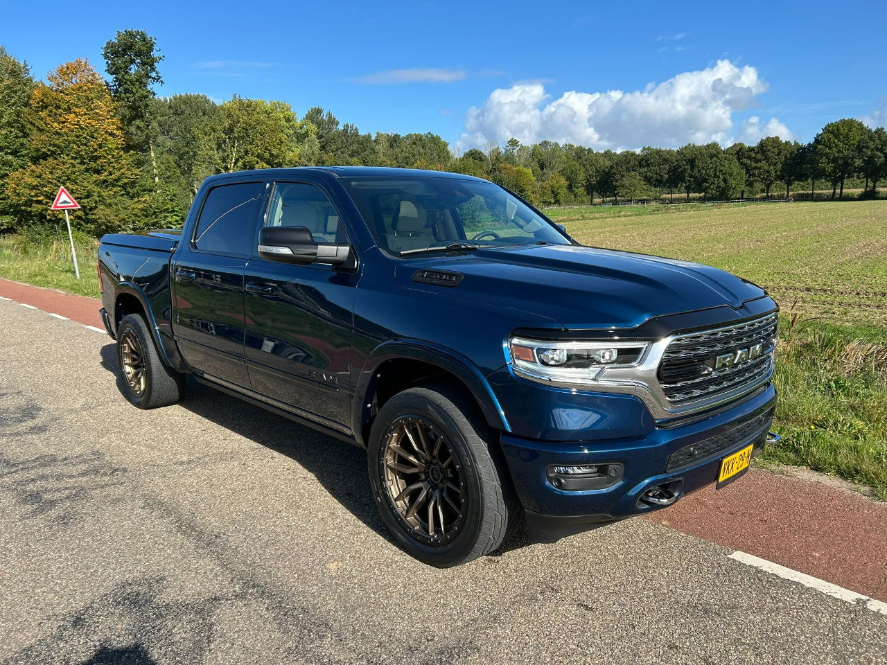 Dodge Ram Pick Up 1500 5.7 V8 4x4 Creb Cab Limeted Hemi Etorque - Pickup: bilde 1 Dodge Ram Pick Up 1500 5.7 V8 4x4 Creb Cab Limeted Hemi Etorque - Pickup: bilde 1