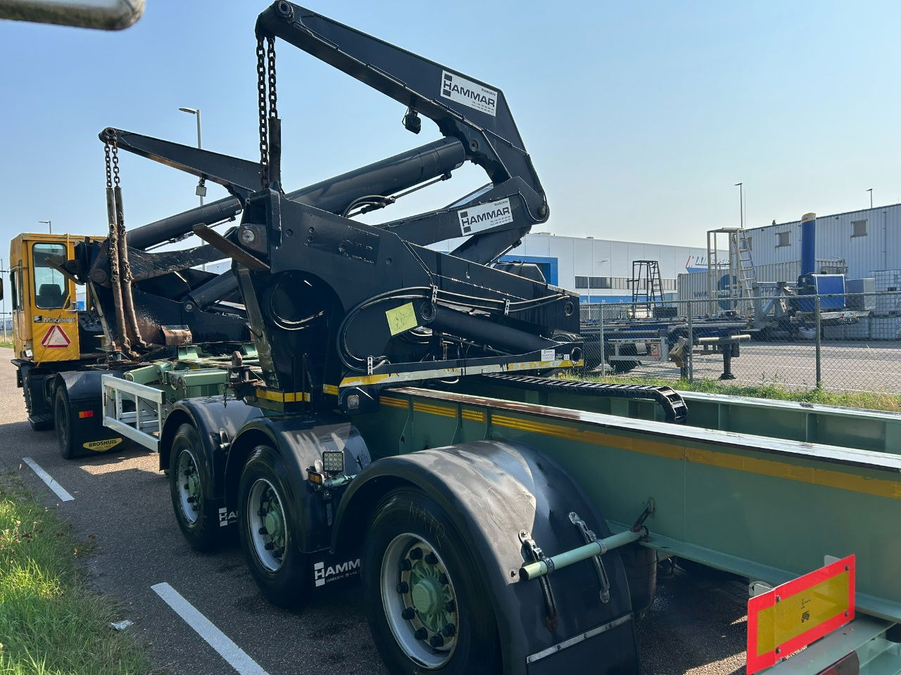 Hammar 195 HC / Wireless control / 33 tons / Telescopic chassis / last axle steering - Container-transport/ Vekselflak semitrailer: bilde 3 Hammar 195 HC / Wireless control / 33 tons / Telescopic chassis / last axle steering - Container-transport/ Vekselflak semitrailer: bilde 3