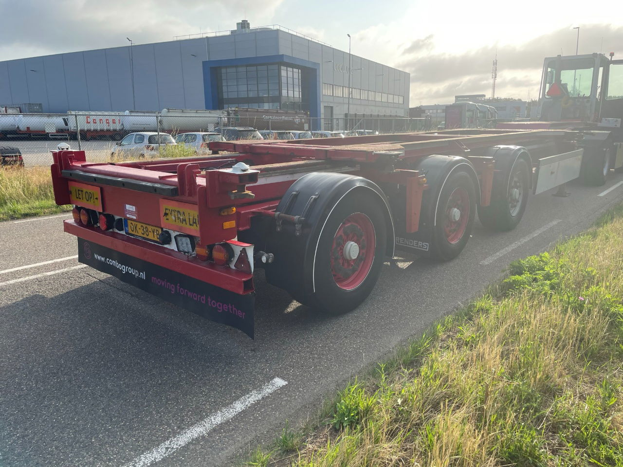 Renders ROC 16.27 CC X steering / Disc brakes /Lifring axle 20-30-40-45 FT HC - Container-transport/ Vekselflak semitrailer: bilde 3 Renders ROC 16.27 CC X steering / Disc brakes /Lifring axle 20-30-40-45 FT HC - Container-transport/ Vekselflak semitrailer: bilde 3