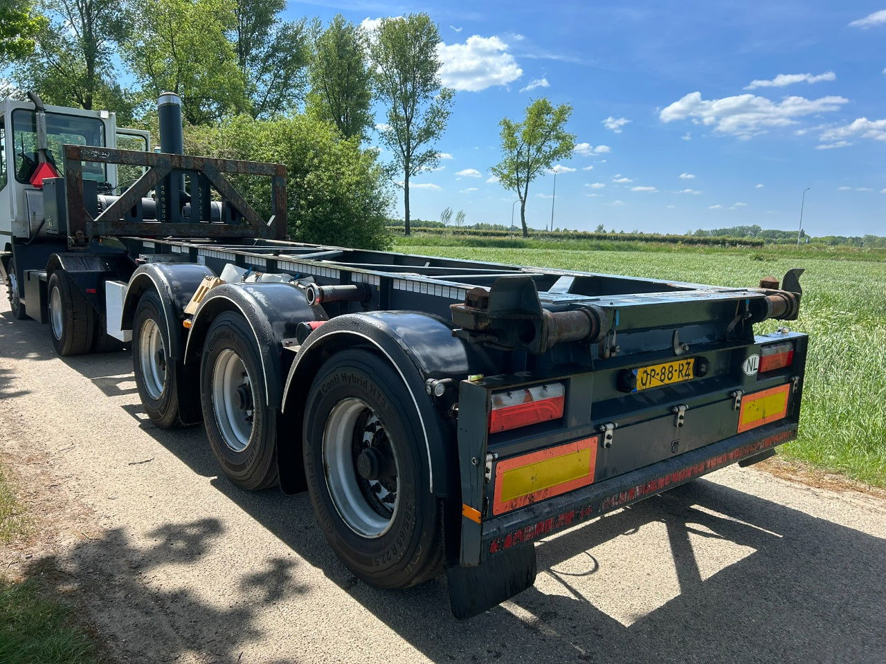 Van Hool 20 ft tipping / elect. 24 v / Tuf 3-2026 / Tyres 70 / Only 49500 km / t - Container-transport/ Vekselflak semitrailer: bilde 4 Van Hool 20 ft tipping / elect. 24 v / Tuf 3-2026 / Tyres 70 / Only 49500 km / t - Container-transport/ Vekselflak semitrailer: bilde 4