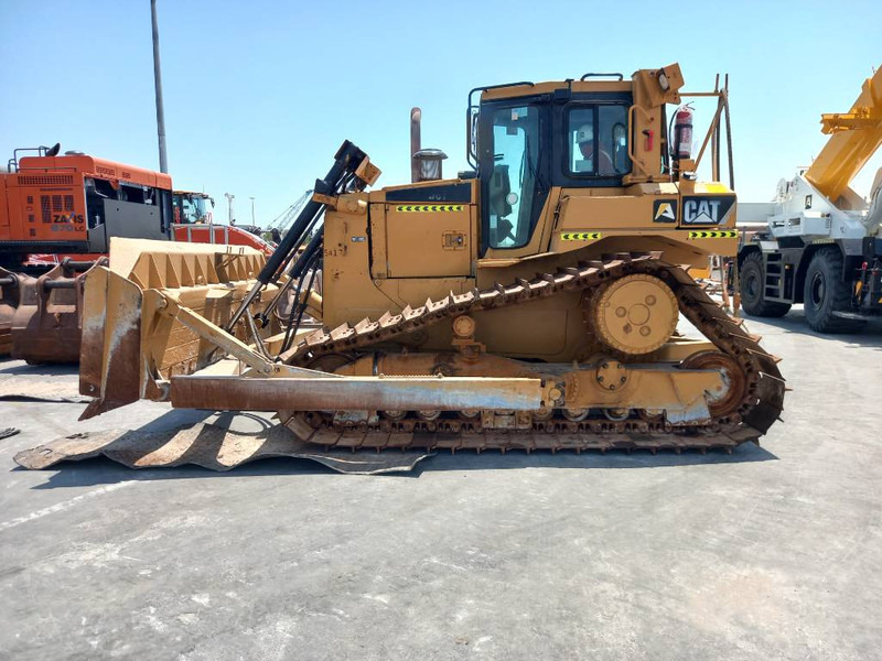 Cat D6T LGP (Abu Dhabi) - Bulldozer: bilde 1 Cat D6T LGP (Abu Dhabi) - Bulldozer: bilde 1