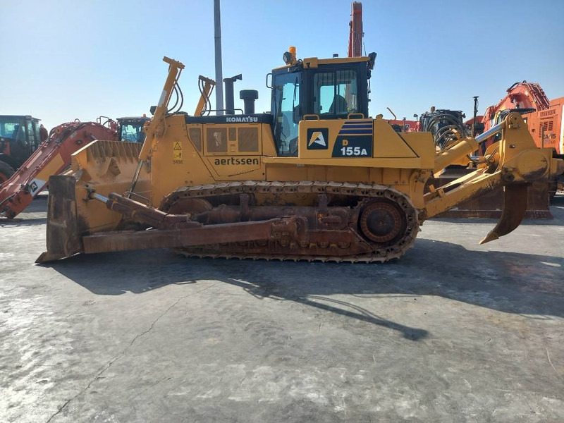 Komatsu D155-6R (4 pieces available in Abu Dhabi) - Bulldozer: bilde 1 Komatsu D155-6R (4 pieces available in Abu Dhabi) - Bulldozer: bilde 1