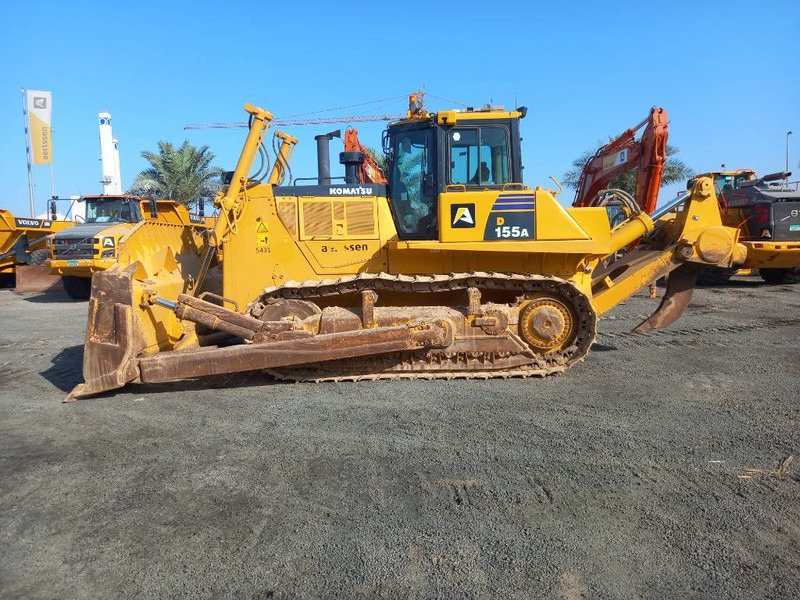 Komatsu D155A-6R (4 pcs available in Abu Dhabi) - Bulldozer: bilde 1 Komatsu D155A-6R (4 pcs available in Abu Dhabi) - Bulldozer: bilde 1