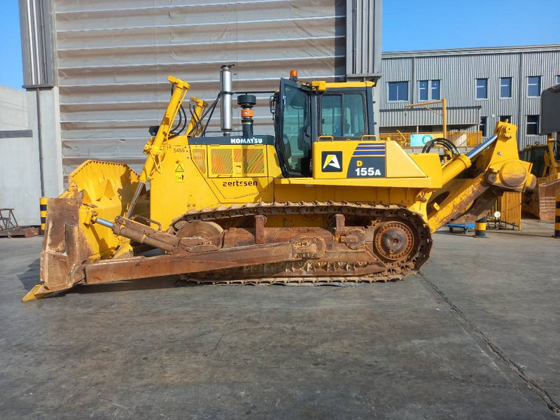 Komatsu D155A-6R (4 pcs available in Abu Dhabi) - Bulldozer: bilde 1 Komatsu D155A-6R (4 pcs available in Abu Dhabi) - Bulldozer: bilde 1