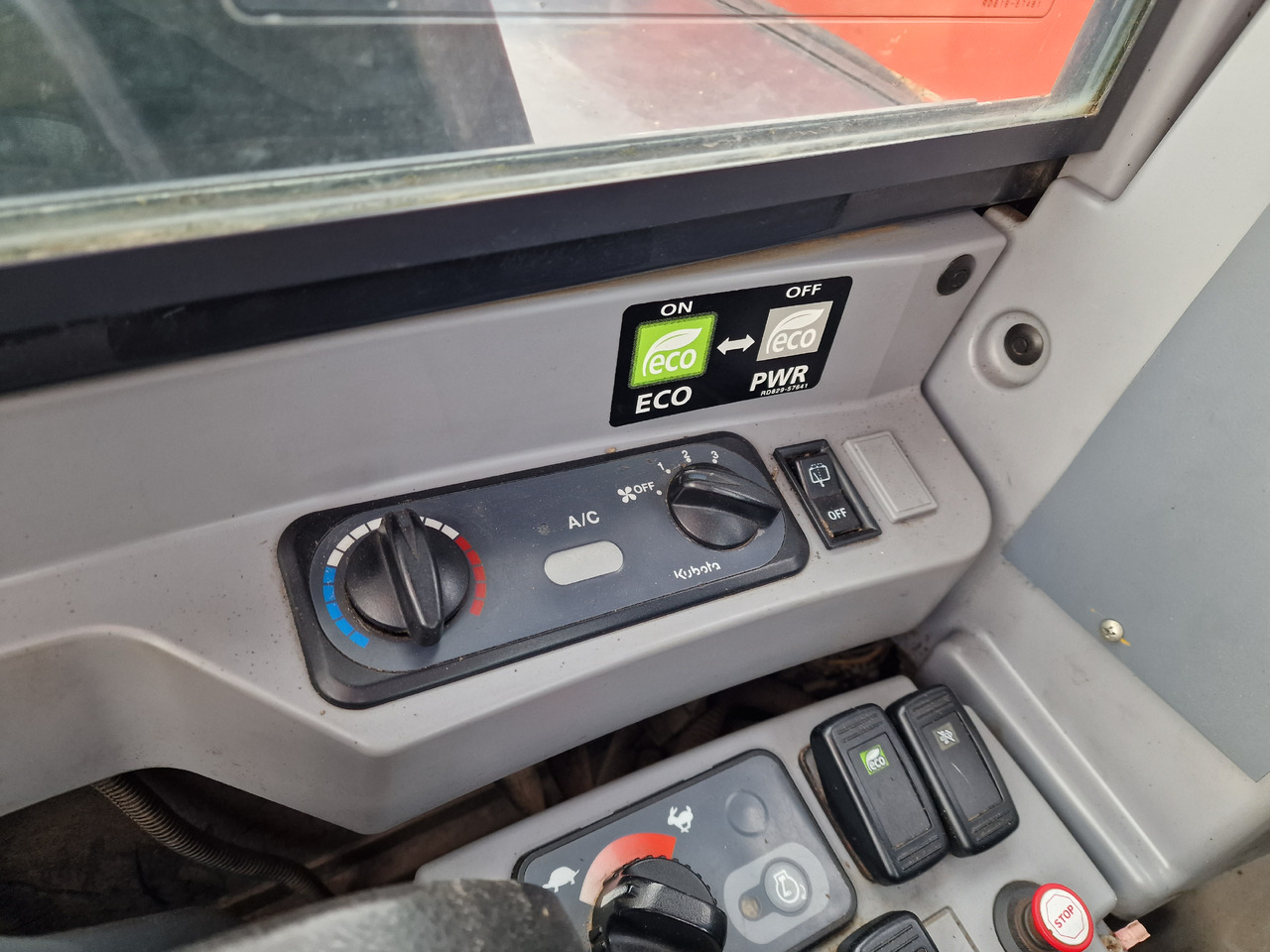 Minigraver KUBOTA KX080-4. Metal tracks.: bilde 24