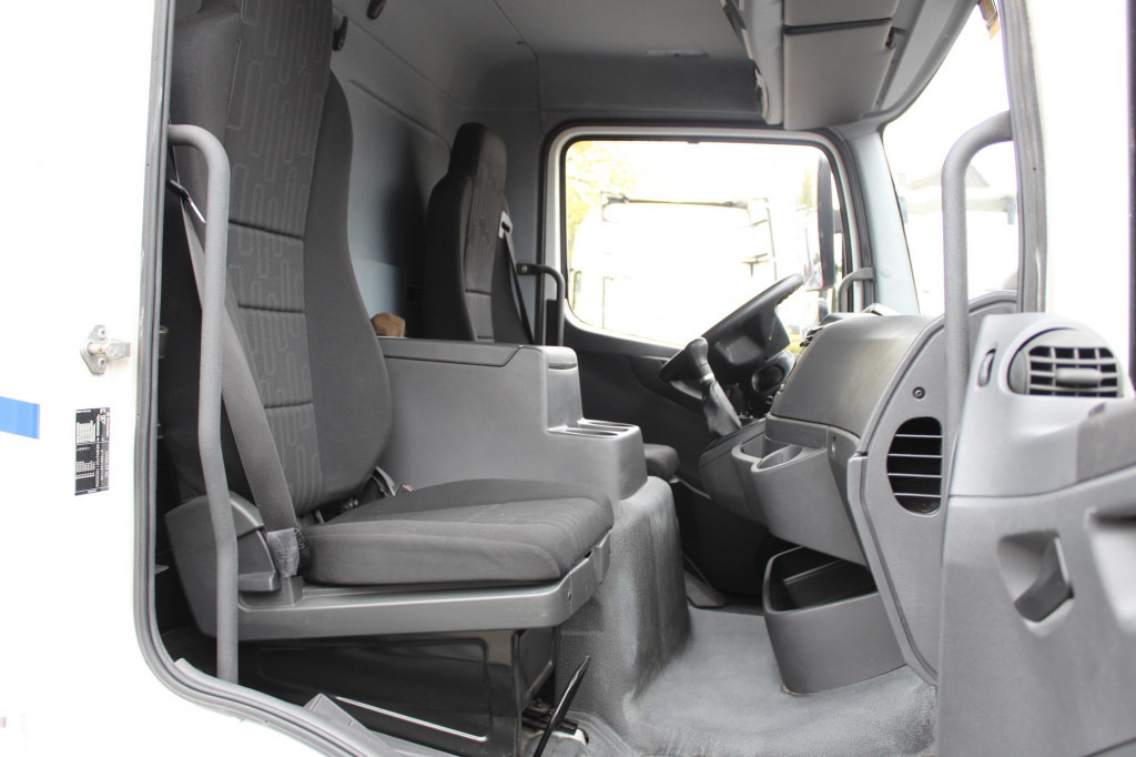 Mercedes-Benz Atego 818 E6 Koffer Klima LDW Schalter LBW - Lastebil: bilde 4 Mercedes-Benz Atego 818 E6 Koffer Klima LDW Schalter LBW - Lastebil: bilde 4