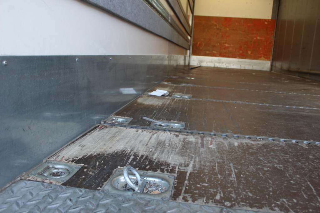 MAN TGM 18.290 Plane-Koffer 7,5 m Klima 499TKm - Kapellbil: bilde 3 MAN TGM 18.290 Plane-Koffer 7,5 m Klima 499TKm - Kapellbil: bilde 3