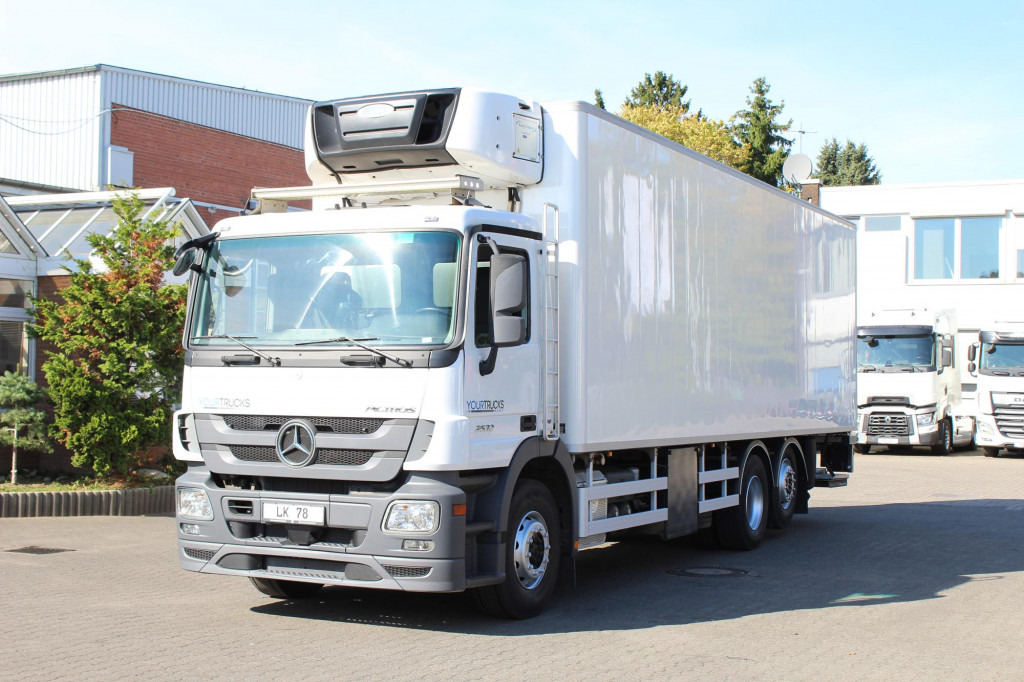 Mercedes-Benz Actros 2532 E5 CS 1150 Multi Bi-Temp LBW Rolltor - Lastebil med kjøl: bilde 1 Mercedes-Benz Actros 2532 E5 CS 1150 Multi Bi-Temp LBW Rolltor - Lastebil med kjøl: bilde 1
