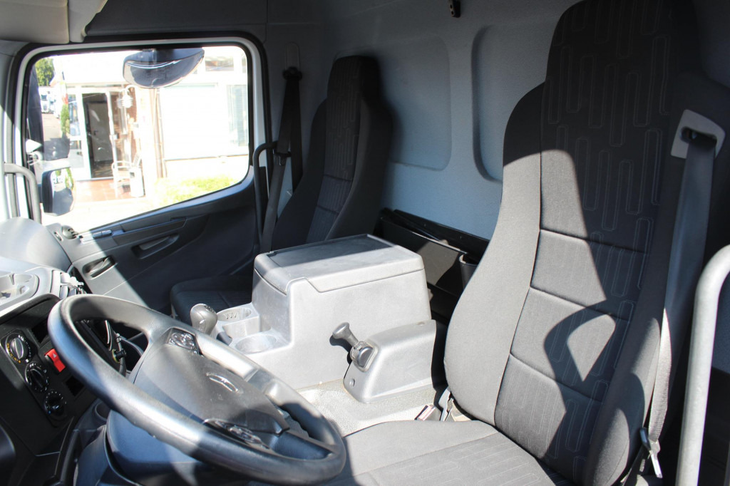 Mercedes-Benz Atego 818 E6 Koffer 6m Klima LDW Schalter LBW - Varebil med skap: bilde 5 Mercedes-Benz Atego 818 E6 Koffer 6m Klima LDW Schalter LBW - Varebil med skap: bilde 5
