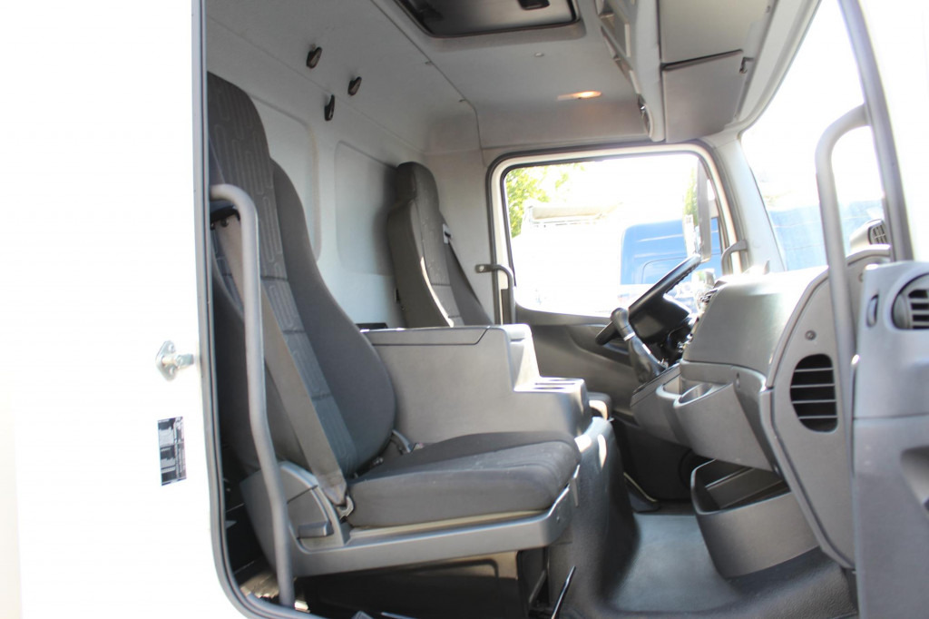 Mercedes-Benz Atego 818 E6 Koffer 6m Klima LDW Schalter LBW - Varebil med skap: bilde 3 Mercedes-Benz Atego 818 E6 Koffer 6m Klima LDW Schalter LBW - Varebil med skap: bilde 3