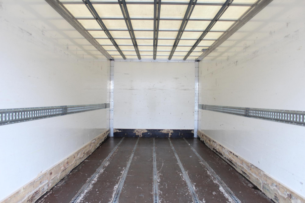 Renault D14 220E6   Laderbordwand   nur 185 Tkm   Klima - Skapbil: bilde 2 Renault D14 220E6   Laderbordwand   nur 185 Tkm   Klima - Skapbil: bilde 2