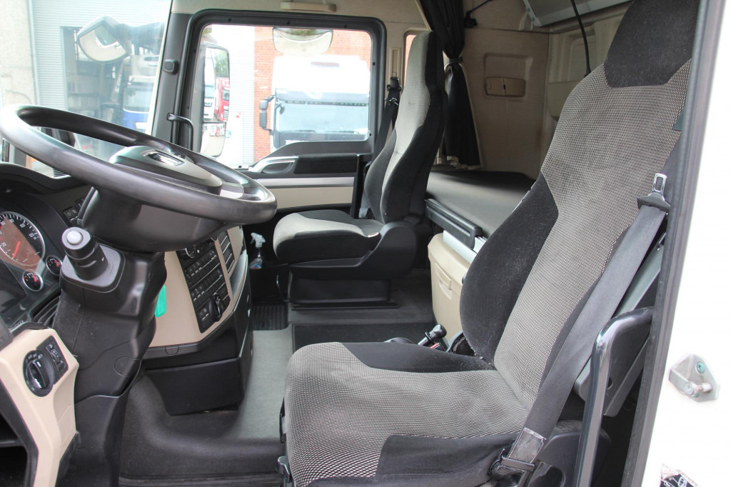 MAN TGX 18.500 XXL Standklima Navi Xenon Retarder - Trekkvogn: bilde 3 MAN TGX 18.500 XXL Standklima Navi Xenon Retarder - Trekkvogn: bilde 3