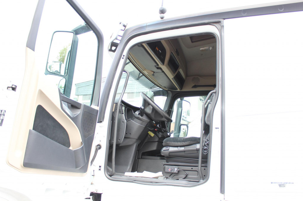 Mercedes-Benz Actros 1843 E6   ACC   LDW   Vollspoiler - Trekkvogn: bilde 2 Mercedes-Benz Actros 1843 E6   ACC   LDW   Vollspoiler - Trekkvogn: bilde 2