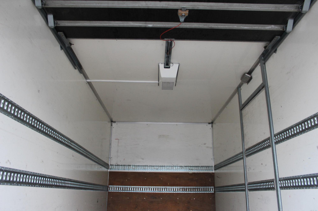 Mercedes-Benz Atego 916 Koffer LDW LBW NUR 98.597 km - Varebil: bilde 3 Mercedes-Benz Atego 916 Koffer LDW LBW NUR 98.597 km - Varebil: bilde 3