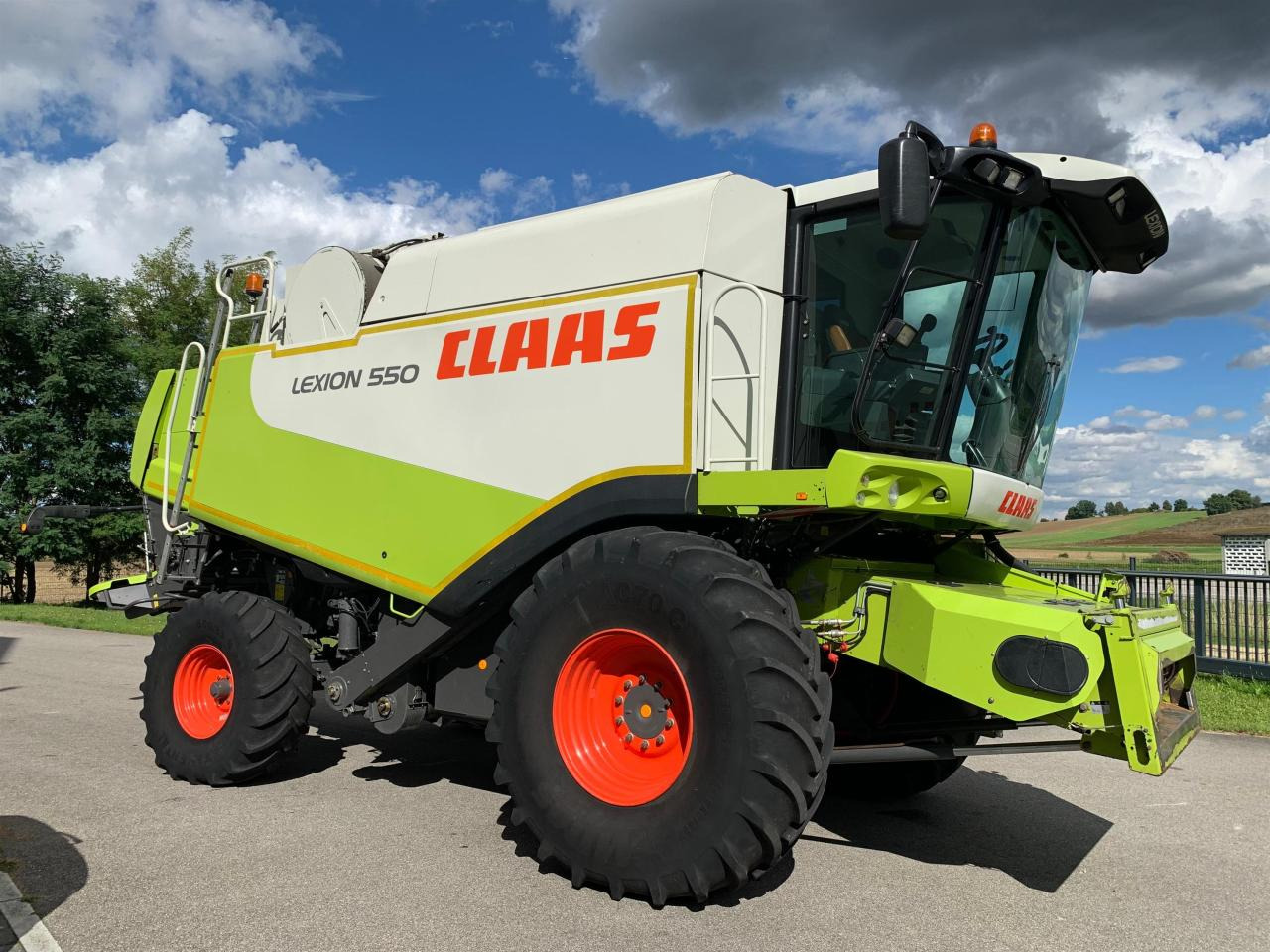 CLAAS Lexion 550 mit Schneidwerk V660, 3D und Klimaautomatik, gepflegter Zustand, Baujahr 2009 - Skurtresker: bilde 3 CLAAS Lexion 550 mit Schneidwerk V660, 3D und Klimaautomatik, gepflegter Zustand, Baujahr 2009 - Skurtresker: bilde 3