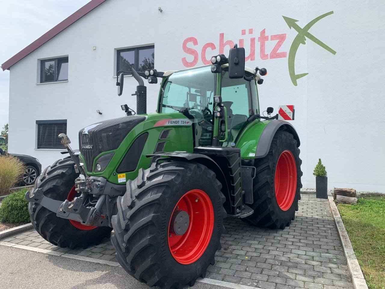 Fendt 724 Vario, 4.592 Bh - Traktor: bilde 1 Fendt 724 Vario, 4.592 Bh - Traktor: bilde 1