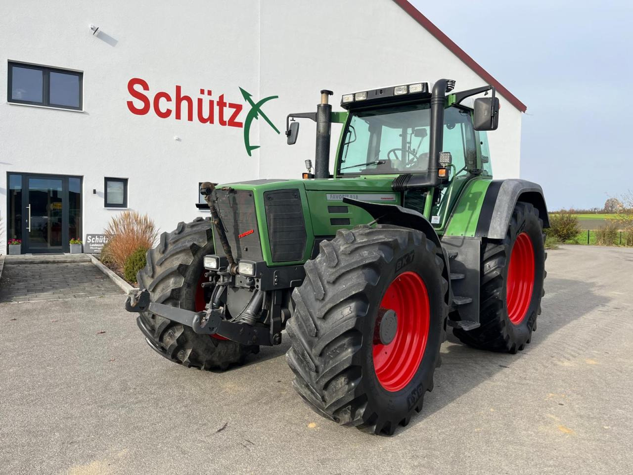 Fendt Favorit 818 Turboshift - Traktor: bilde 1 Fendt Favorit 818 Turboshift - Traktor: bilde 1