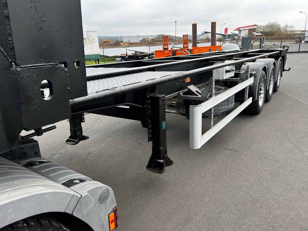 H&W 3- Achs Auflieger für Presscontainer H&W 3- Achs Auflieger für Presscontainer - Container-transport/ Vekselflak semitrailer: bilde 4 H&W 3- Achs Auflieger für Presscontainer H&W 3- Achs Auflieger für Presscontainer - Container-transport/ Vekselflak semitrailer: bilde 4