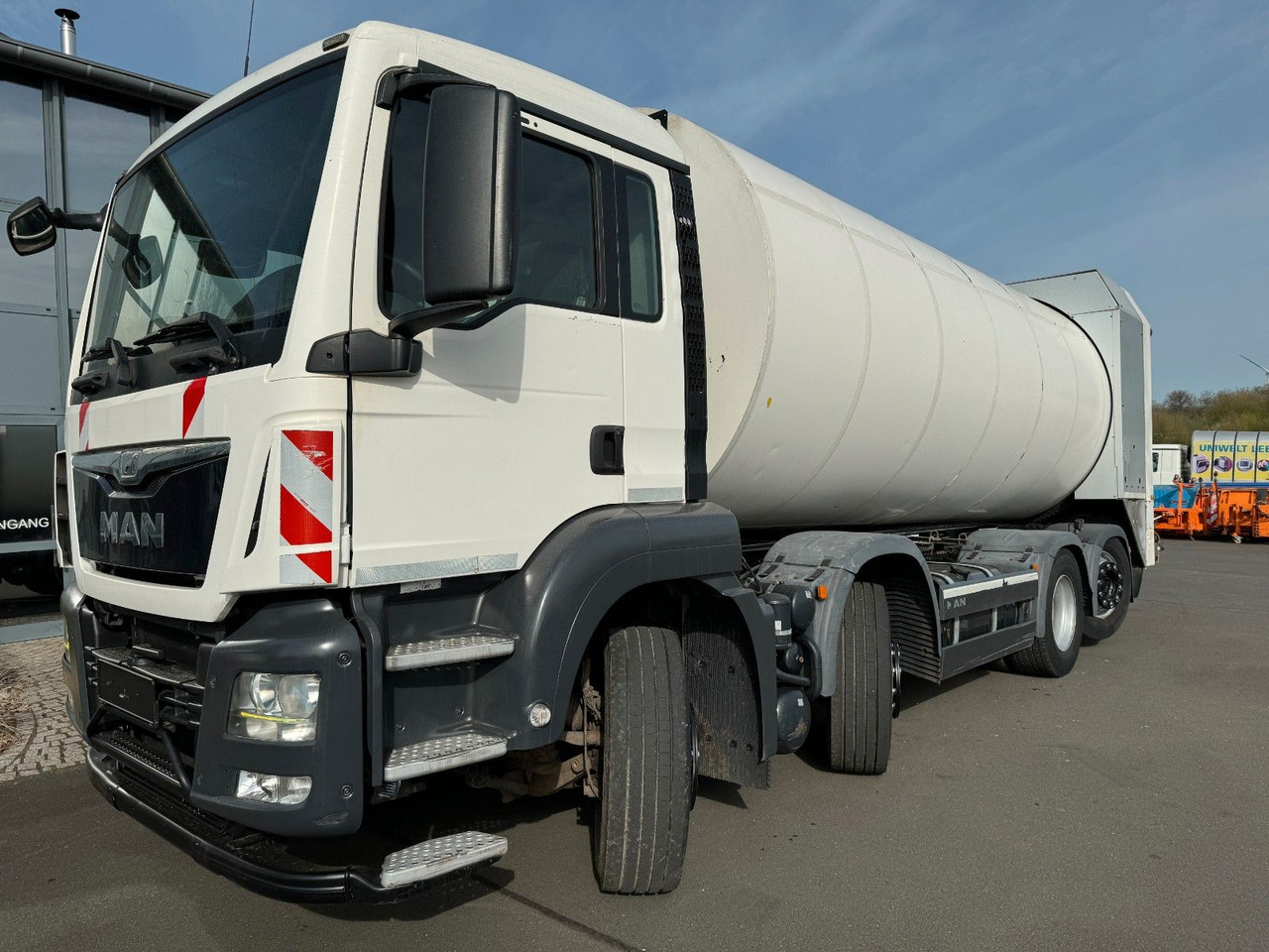 MAN TGS 32.360 8x2 Euro 6 Faun Rotopress 525 L MAN TGS 32.360 8x2 Euro 6 Faun Rotopress 525 L - Søppelbil: bilde 3 MAN TGS 32.360 8x2 Euro 6 Faun Rotopress 525 L MAN TGS 32.360 8x2 Euro 6 Faun Rotopress 525 L - Søppelbil: bilde 3