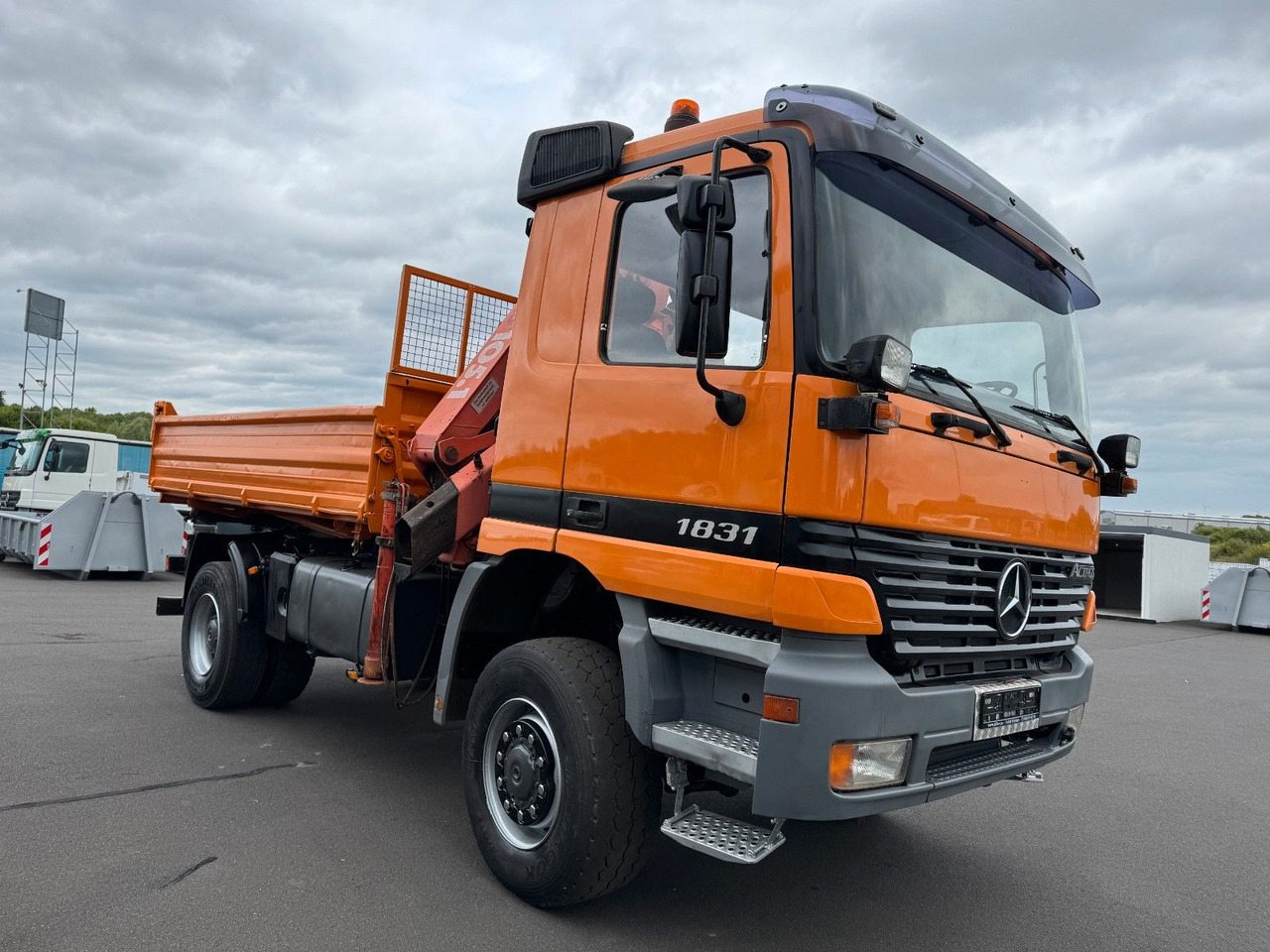 Mercedes-Benz Actros 1831 4x4 Kipper - Kran- Kupplung- Blattfe - Tippbil, Kranbil: bilde 5 Mercedes-Benz Actros 1831 4x4 Kipper - Kran- Kupplung- Blattfe - Tippbil, Kranbil: bilde 5