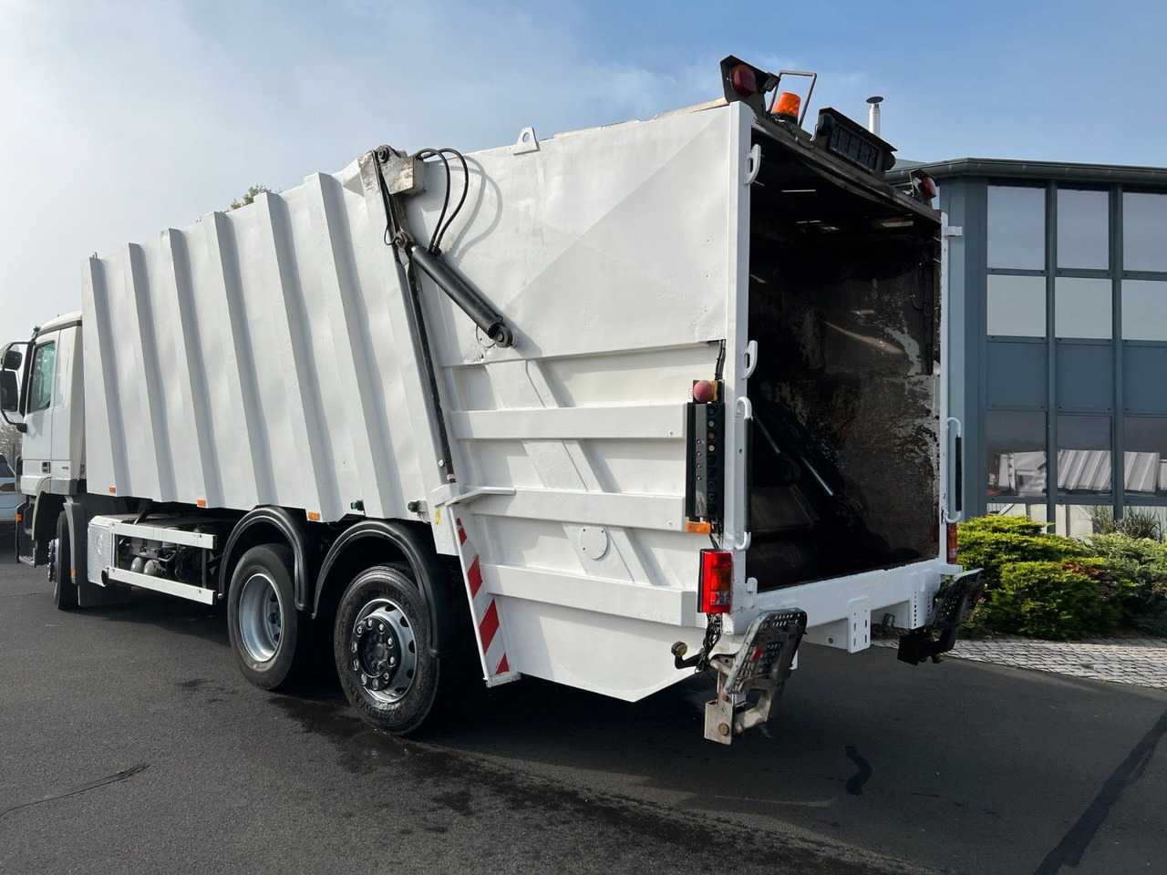 Mercedes-Benz Actros 2532 6x2 Faun Vario 524 Euro 5 Mercedes-Benz Actros 2532 6x2 Faun Vario 524 Euro 5 - Søppelbil: bilde 2 Mercedes-Benz Actros 2532 6x2 Faun Vario 524 Euro 5 Mercedes-Benz Actros 2532 6x2 Faun Vario 524 Euro 5 - Søppelbil: bilde 2