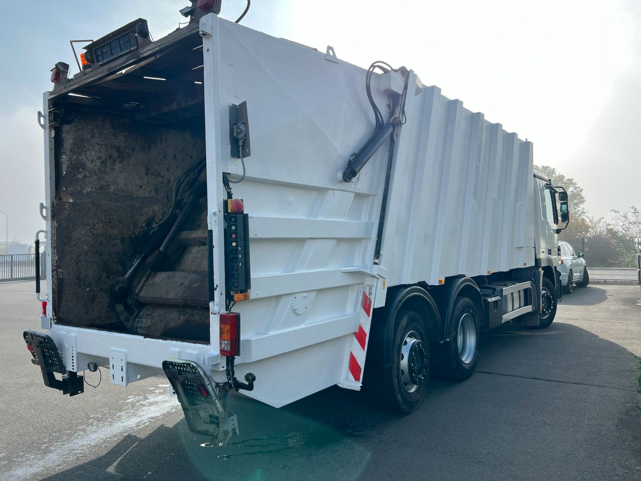 Mercedes-Benz Actros 2532 6x2 Faun Vario 524 Euro 5 Mercedes-Benz Actros 2532 6x2 Faun Vario 524 Euro 5 - Søppelbil: bilde 5 Mercedes-Benz Actros 2532 6x2 Faun Vario 524 Euro 5 Mercedes-Benz Actros 2532 6x2 Faun Vario 524 Euro 5 - Søppelbil: bilde 5