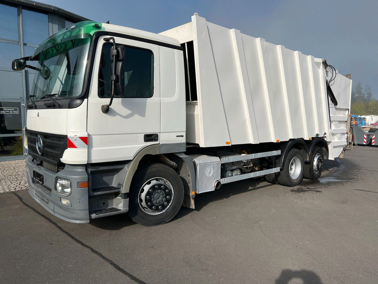 Mercedes-Benz Actros 2532 6x2 Faun Vario 524 Euro 5 Mercedes-Benz Actros 2532 6x2 Faun Vario 524 Euro 5 - Søppelbil: bilde 1 Mercedes-Benz Actros 2532 6x2 Faun Vario 524 Euro 5 Mercedes-Benz Actros 2532 6x2 Faun Vario 524 Euro 5 - Søppelbil: bilde 1
