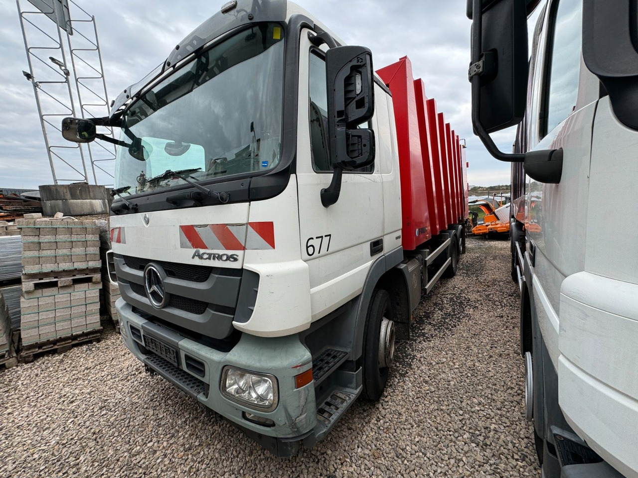 Mercedes-Benz Actros 2532 6x2 MP3 Faun Power Press 524 Mercedes-Benz Actros 2532 6x2 MP3 Faun Power Press 524 - Søppelbil: bilde 2 Mercedes-Benz Actros 2532 6x2 MP3 Faun Power Press 524 Mercedes-Benz Actros 2532 6x2 MP3 Faun Power Press 524 - Søppelbil: bilde 2