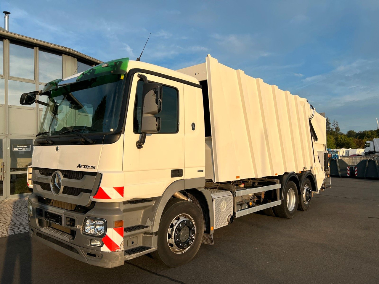 Mercedes-Benz Actros 2532 6x2 MP3 Faun Power Press 524 - Søppelbil: bilde 1 Mercedes-Benz Actros 2532 6x2 MP3 Faun Power Press 524 - Søppelbil: bilde 1