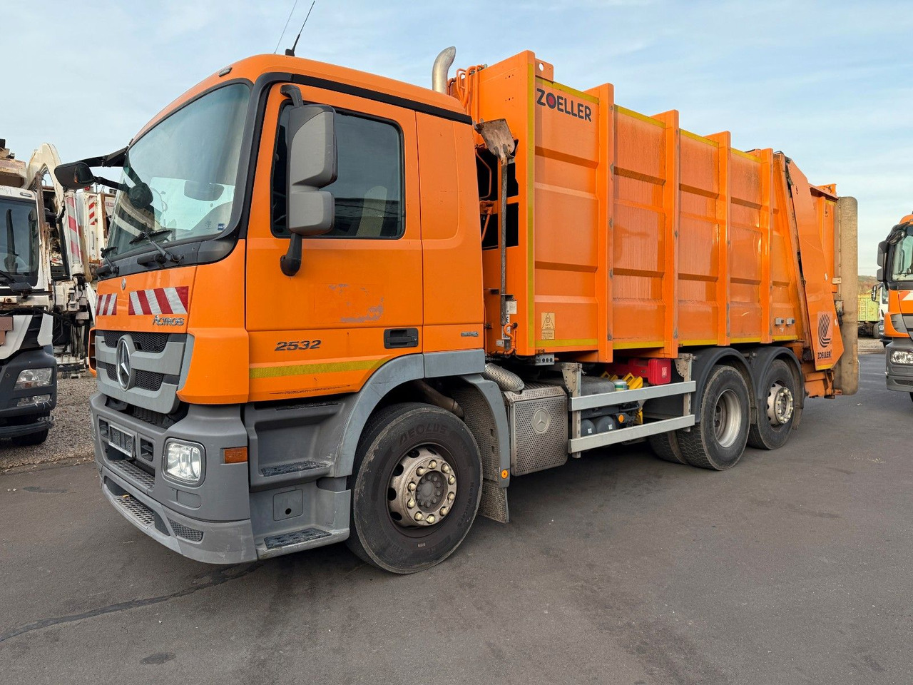 Mercedes-Benz Actros 2532 6x2 Zoeller Medium XL 21 - Søppelbil: bilde 1 Mercedes-Benz Actros 2532 6x2 Zoeller Medium XL 21 - Søppelbil: bilde 1