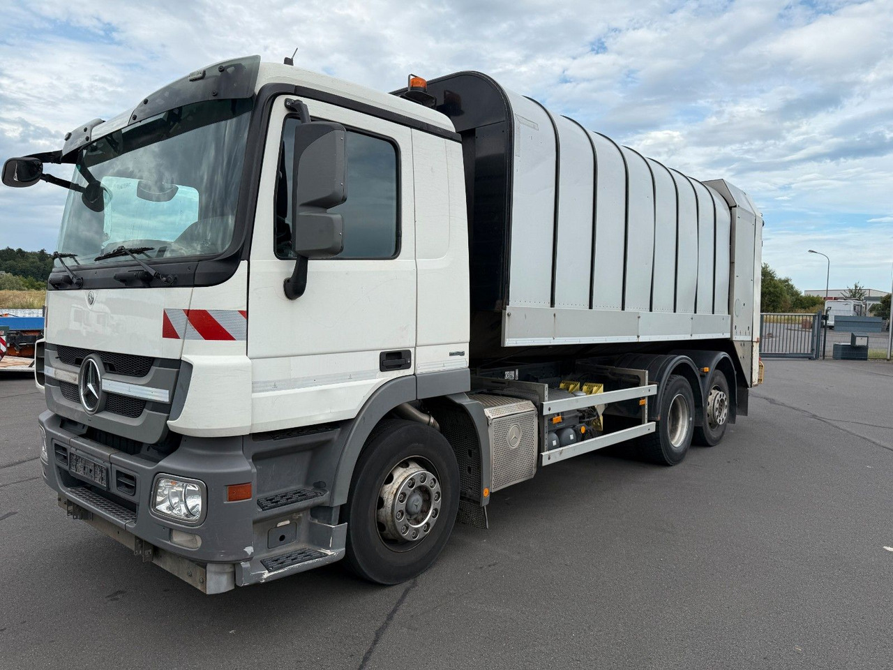 Mercedes-Benz Actros MP3 2532 6x2 Faun Rotorpress 521 - Søppelbil: bilde 1 Mercedes-Benz Actros MP3 2532 6x2 Faun Rotorpress 521 - Søppelbil: bilde 1