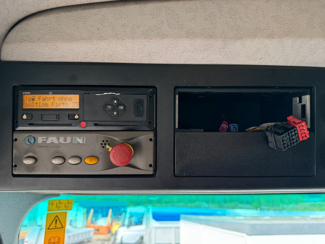 Leie Mercedes-Benz Antos 2533  6x2 Faun Rotopress 520 / Euro 6 Mercedes-Benz Antos 2533  6x2 Faun Rotopress 520 / Euro 6 Mercedes-Benz Antos 2533  6x2 Faun Rotopress 520 / Euro 6 Mercedes-Benz Antos 2533  6x2 Faun Rotopress 520 / Euro 6: bilde 14