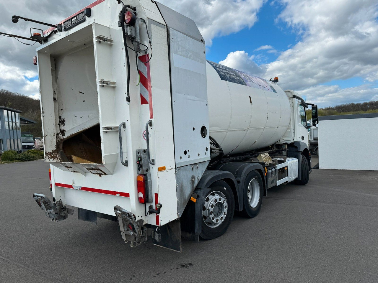 Leie Mercedes-Benz Antos 2533  6x2 Faun Rotopress 520 / Euro 6 Mercedes-Benz Antos 2533  6x2 Faun Rotopress 520 / Euro 6 Mercedes-Benz Antos 2533  6x2 Faun Rotopress 520 / Euro 6 Mercedes-Benz Antos 2533  6x2 Faun Rotopress 520 / Euro 6: bilde 8