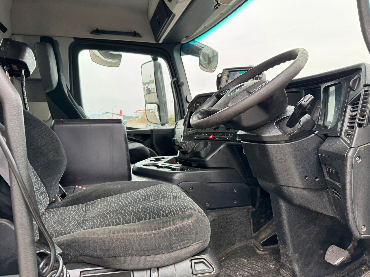 Leie Mercedes-Benz Antos 2533 6x2 Seitenlader Euro 6 Mercedes-Benz Antos 2533 6x2 Seitenlader Euro 6 Mercedes-Benz Antos 2533 6x2 Seitenlader Euro 6 Mercedes-Benz Antos 2533 6x2 Seitenlader Euro 6: bilde 14