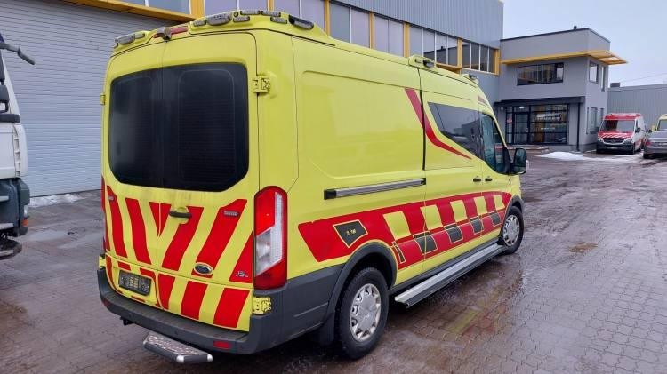 FORD TRANSIT 2,0TDI AMBULANCE KLIMA 1.2018 EURO 6, 3 UNITS - Ambulanse: bilde 3 FORD TRANSIT 2,0TDI AMBULANCE KLIMA 1.2018 EURO 6, 3 UNITS - Ambulanse: bilde 3