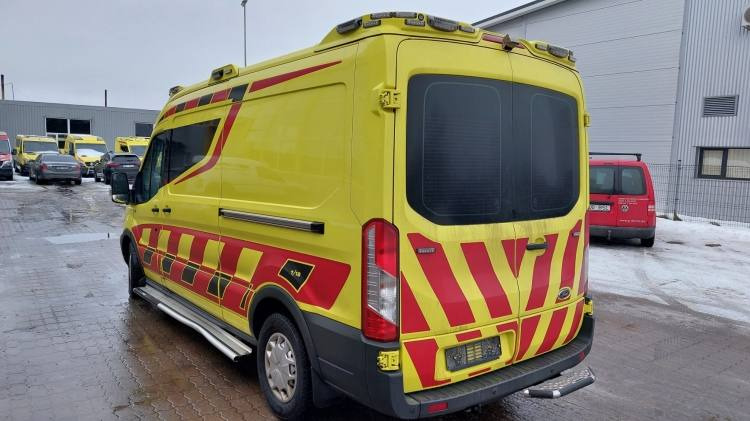 FORD TRANSIT 2,0TDI AMBULANCE KLIMA 1.2018 EURO 6, 3 UNITS - Ambulanse: bilde 2 FORD TRANSIT 2,0TDI AMBULANCE KLIMA 1.2018 EURO 6, 3 UNITS - Ambulanse: bilde 2