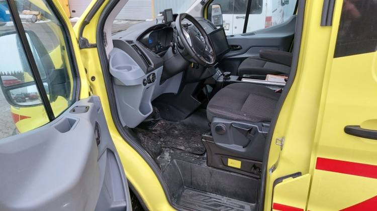 FORD TRANSIT 2,0TDI AMBULANCE KLIMA 12.2018 EURO 6, 3 UNITS - Ambulanse: bilde 5 FORD TRANSIT 2,0TDI AMBULANCE KLIMA 12.2018 EURO 6, 3 UNITS - Ambulanse: bilde 5