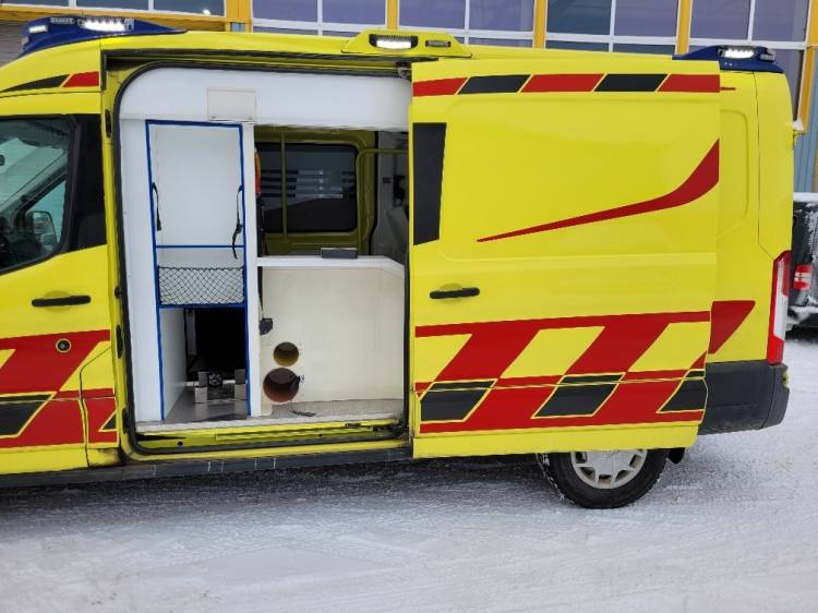 FORD TRANSIT 2,0TDI AMBULANCE KLIMA 4.2018 EURO 6, 3 UNITS - Ambulanse: bilde 4 FORD TRANSIT 2,0TDI AMBULANCE KLIMA 4.2018 EURO 6, 3 UNITS - Ambulanse: bilde 4