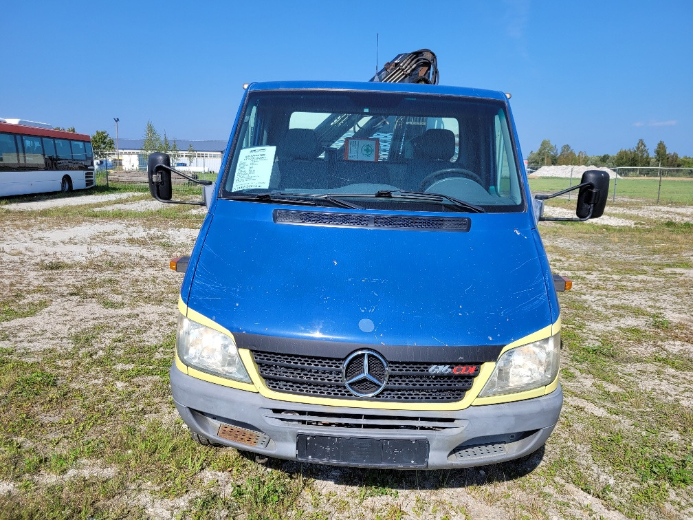 MERCEDES – BENZ SPRINTER 616CDI HIAB 027-2 Crane 10.2004 - Varebil med plan: bilde 3 MERCEDES – BENZ SPRINTER 616CDI HIAB 027-2 Crane 10.2004 - Varebil med plan: bilde 3