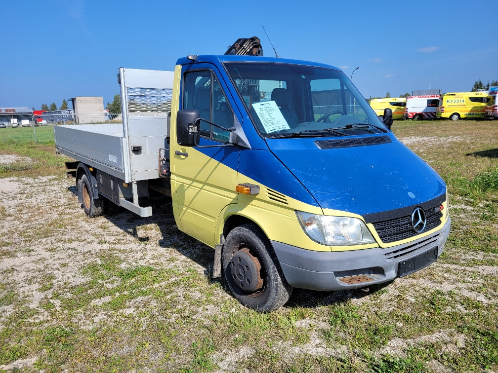 MERCEDES – BENZ SPRINTER 616CDI HIAB 027-2 Crane 10.2004 - Varebil med plan: bilde 1 MERCEDES – BENZ SPRINTER 616CDI HIAB 027-2 Crane 10.2004 - Varebil med plan: bilde 1