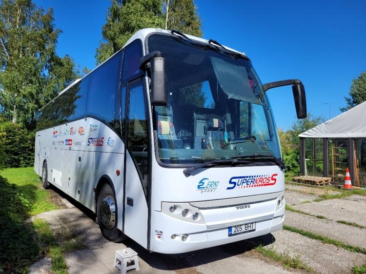 VOLVO B12M BERKHOF AXIAL70 MOTORHOME KLIMA 3.2003 - Turistbuss: bilde 1 VOLVO B12M BERKHOF AXIAL70 MOTORHOME KLIMA 3.2003 - Turistbuss: bilde 1
