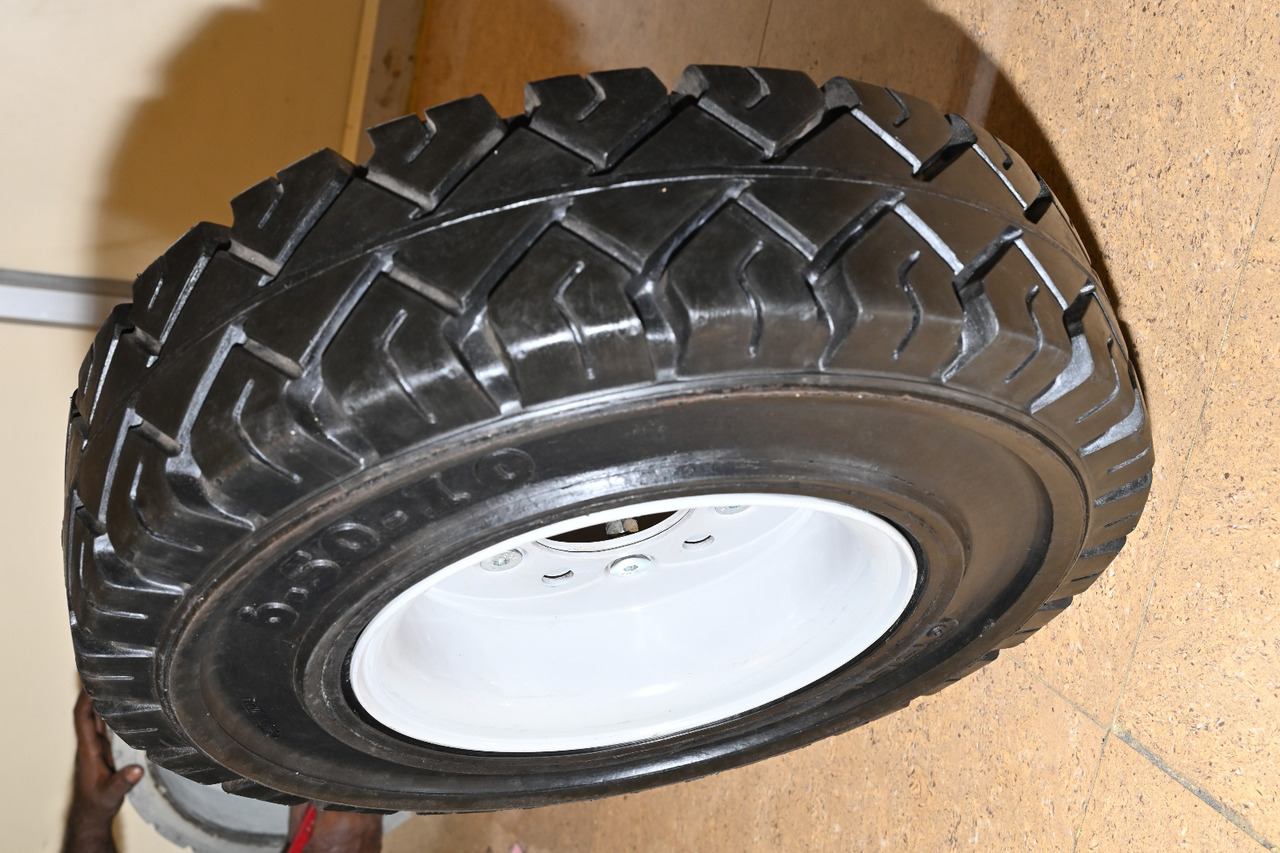 EuroSolid 7.00-12 - Komplett hjul for Bagasjetraktor: bilde 2 EuroSolid 7.00-12 - Komplett hjul for Bagasjetraktor: bilde 2